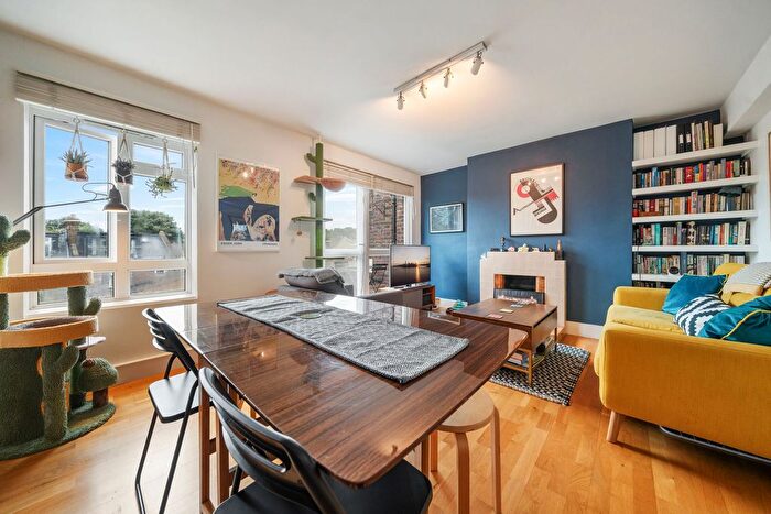 2 Bedroom Flat To Rent In Carlton Road, Carlton Lodge Carlton Road, N4