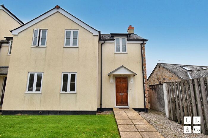 2 Bedroom Flat To Rent In Higher Bugle, St Austell, PL26