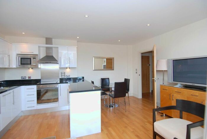 2 Bedroom Flat To Rent In Romney House, Marsham Street, London, SW1P