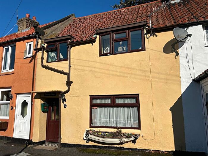 2 Bedroom Cottage To Rent In Cambridge Place, Scarborough, YO12