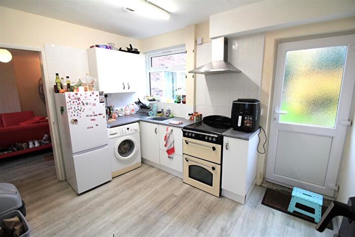 3 Bedroom Semi-Detached House To Rent In Norwich, NR5