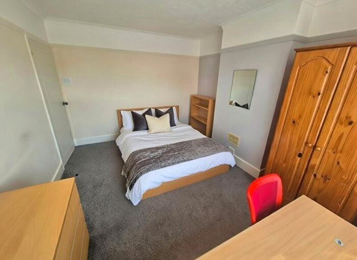 4 Bedroom House To Rent In Peveril Road, Nottingham, NG9