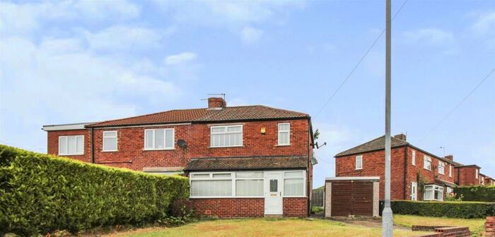 3 Bedroom Semi-Detached House To Rent In Cherry Tree Crescent, Wickersley, Rotherham, S66