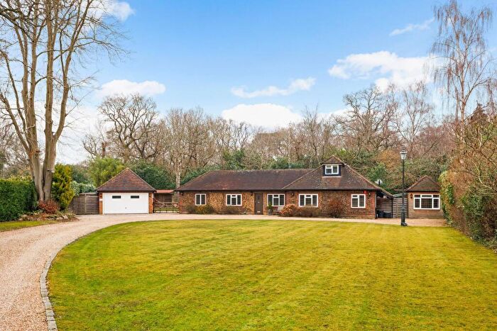 5 Bedroom Detached House For Sale In Grange Gardens, Farnham Common, SL2
