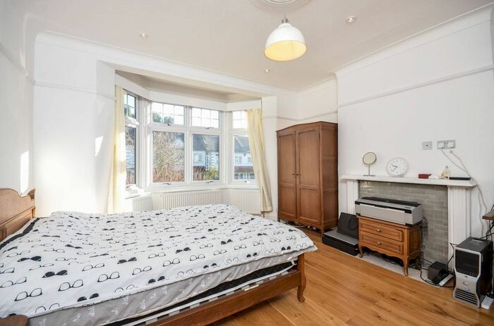 4 Bedroom Property To Rent In Woodlands Avenue, Finchley Central, London, N3