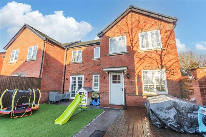 3 Bedroom Semi-Detached House For Sale In Knitters Road, Southnormanton, DE55