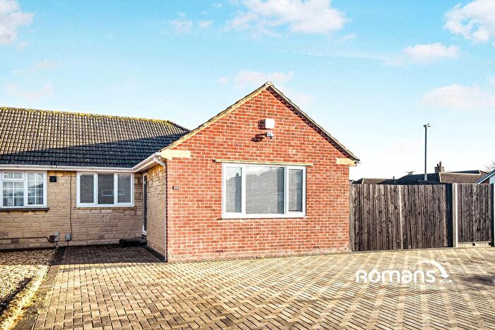 2 Bedroom Bungalow For Sale In Don Close, Swindon, Wiltshire, SN25