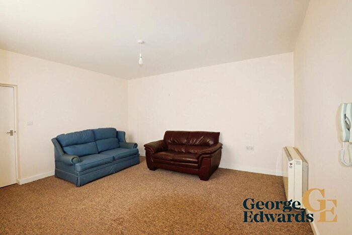 1 Bedroom Apartment To Rent In Hill Street Haverfordwest, SA61