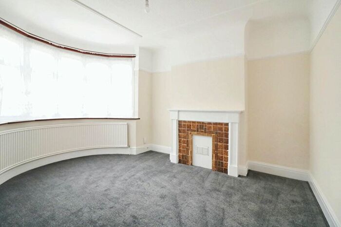 5 Bedroom Semi-Detached House To Rent In Kenmore Avenue, Harrow, HA3