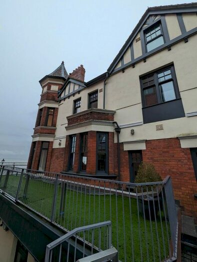 4 Bedroom Property To Rent In The Esplanade, Penarth, CF64