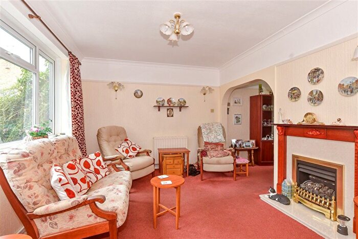 4 Bedroom Semi-Detached House For Sale In Sussex Avenue, Canterbury, Kent, CT1