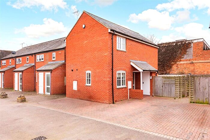 2 Bedroom Detached House For Sale In Berrells Court, Olney, Buckinghamshire, MK46