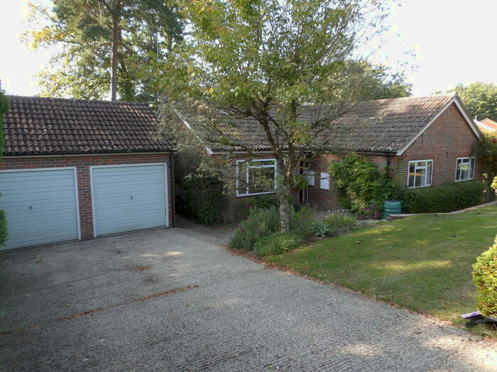 4 Bedroom Bungalow To Rent In Elmdale Grove, East Wellow, SO51