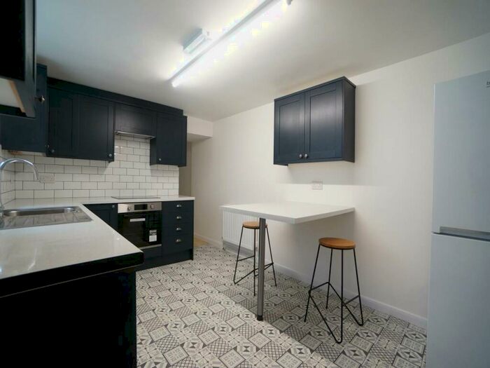 7 Bedroom House To Rent In Holyhead Road, Bangor, LL57