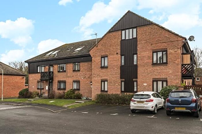 1 Bedroom Flat For Sale In Roebuck Court, Didcot, OX11