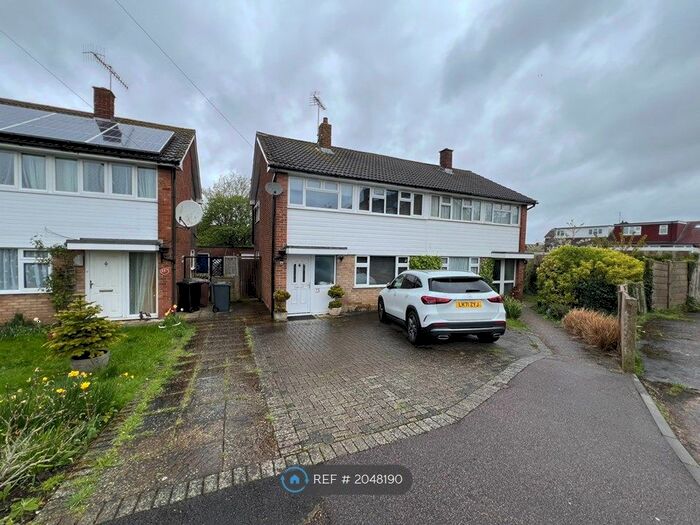 3 Bedroom Semi-Detached House To Rent In Little Grove, Bushey, WD23