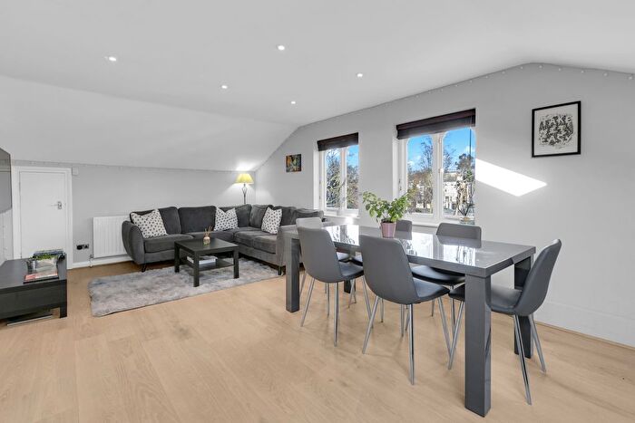 2 Bedroom Flat To Rent In Lanark Road, London, W9