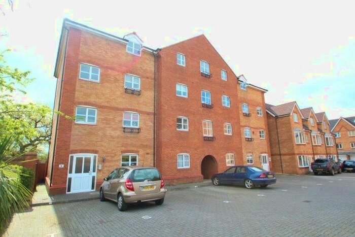 2 Bedroom Flat To Rent In Snowberry Close, Bristol, BS32