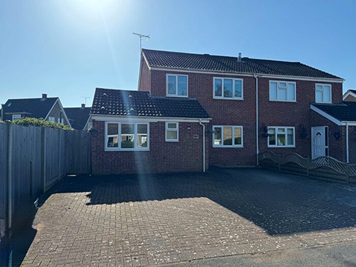 4 Bedroom Semi Detached House For Sale In Malsters Close, Mundford, Thetford, IP26