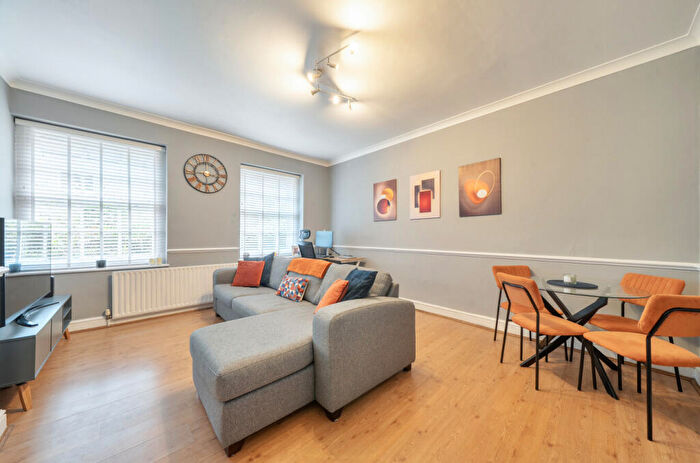 1 Bedroom Apartment For Sale In Godwin House, Gilbert Close, Woolwich, Greenwich, SE18