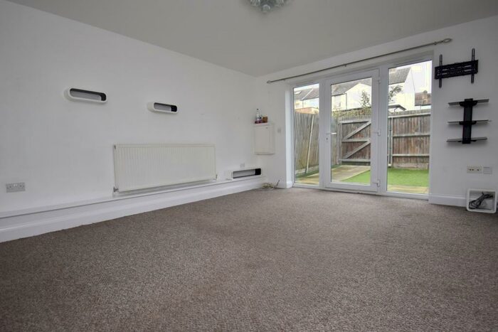 3 Bedroom Terraced House To Rent In Jubilee Terrace Gillingham, ME7