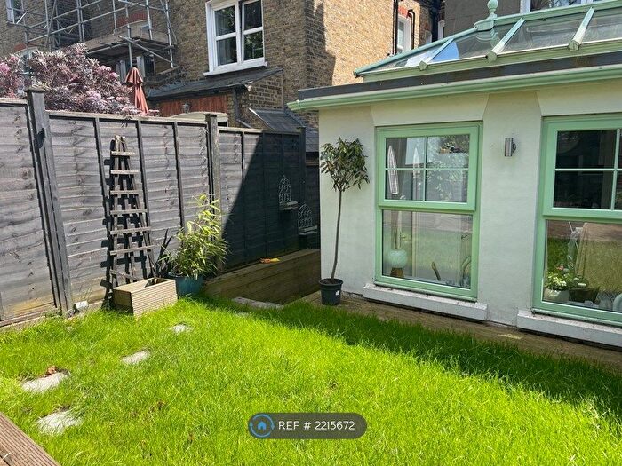 2 Bedroom Flat To Rent In Kingscourt Road, London, SW16