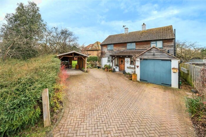3 Bedroom Detached House To Rent In Effingham Common Road, Effingham, Leatherhead, KT24