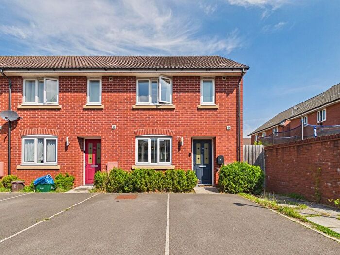 2 Bedroom End Of Terrace House For Sale In Brickworks Close, Bristol, BS5