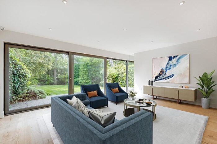 5 Bedroom Detached House To Rent In Golders Park Close, London, NW11