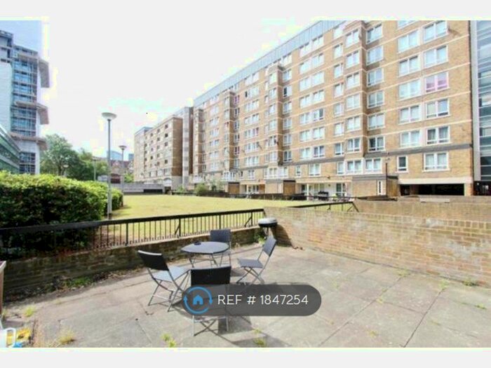 4 Bedroom Flat To Rent In Paterson Court, London, EC1V