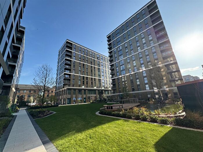 1 Bedroom Flat To Rent In Eden Grove, Staines, TW18