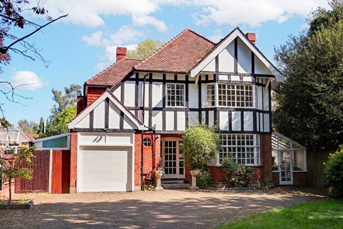 5 Bedroom Detached House For Sale In Palace Road, East Molesey, KT8