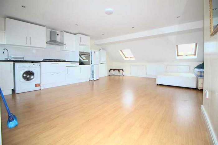 1 Bedroom Studio Flat To Rent In Hertford Road, Enfield, EN3