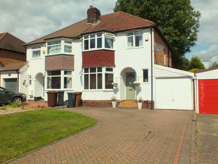 3 Bedroom Semi-Detached House To Rent In Solihull Road, Shirley B90