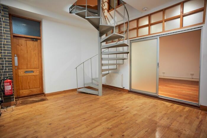 2 Bedroom Detached House To Rent In Shelford Place, London, N16