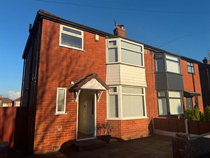 3 Bedroom Semi-Detached House To Rent In Windsor Road, Droylsden, Manchester, M43