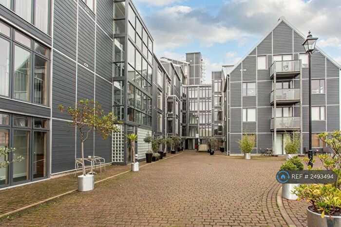2 Bedroom Flat To Rent In Island House, London, E3