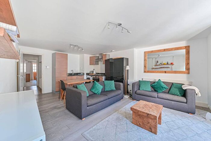 1 Bedroom Flat To Rent In Bedford Road, Clapham Common North Side, London, SW4