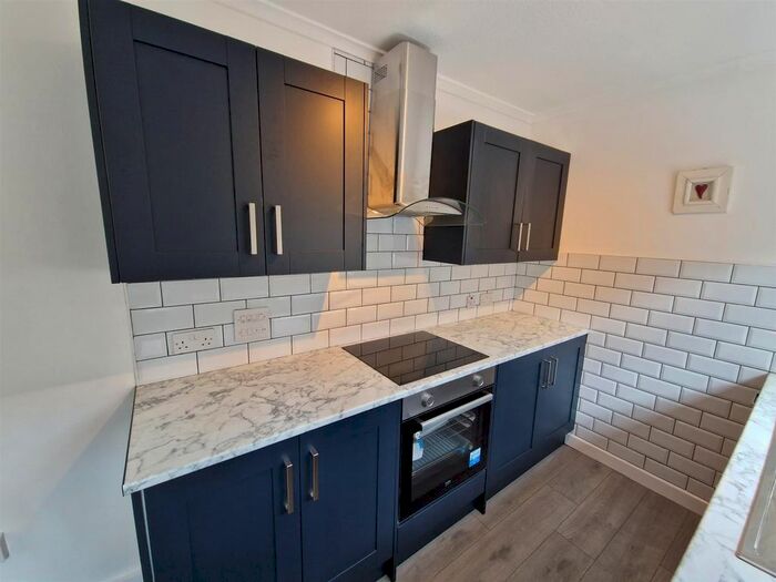 3 Bedroom Terraced House To Rent In The Spinney, Sketty, Swansea, SA2