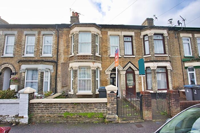 3 Bedroom Terraced House For Sale In Buckland Avenue, Dover, CT16