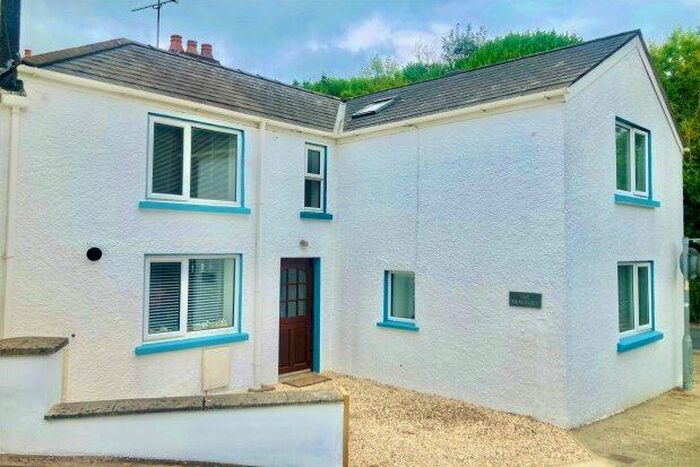 3 Bedroom Property To Rent In Castle Street, Narberth, SA67