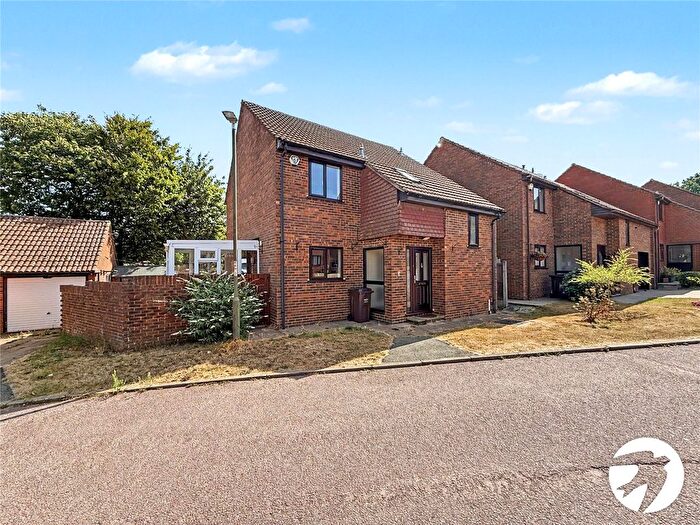 3 Bedroom Detached House For Sale In Bulrush Close, Chatham, Kent, ME5