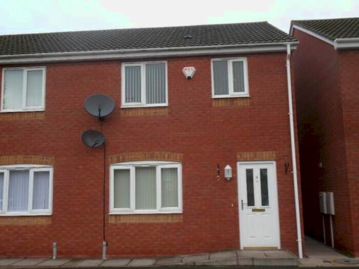 3 Bedroom Semi-Detached House To Rent In Doulton Court, Bedworth CV12