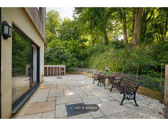 4 Bedroom End Of Terrace House To Rent In Old Garden, Bruton, BA10