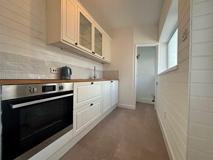2 Bedroom End Of Terrace House To Rent In Tennyson Road, Yarmouth, PO41