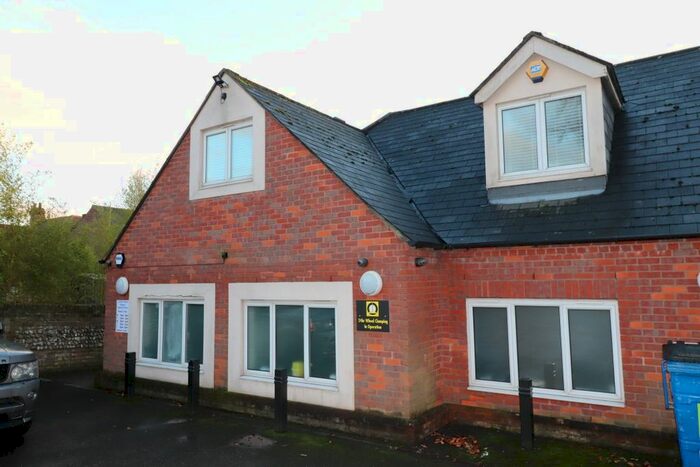 2 Bedroom Flat To Rent In Lynton House Surgery, London Road, HP11