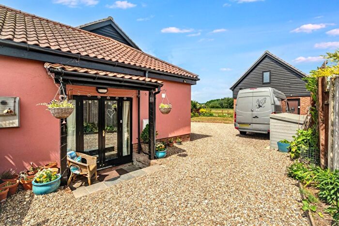 3 Bedroom Semi-Detached House For Sale In Low Street, Oakley, Diss, Suffolk, IP21