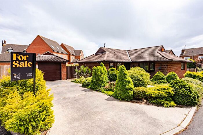 2 Bedroom Detached Bungalow For Sale In Rustic Lane, Blyton, DN21