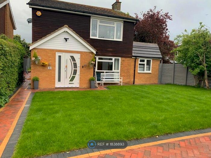 3 Bedroom Detached House To Rent In Fairlea, Maidenhead, SL6