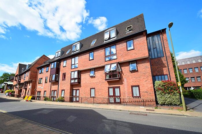 1 Bedroom Retirement Property To Rent In Winchester City Centre, SO23